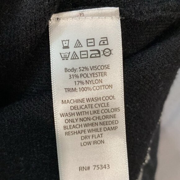 Adrienne Vittadini Black & White Sweater Size Medium - Picture 13 of 15